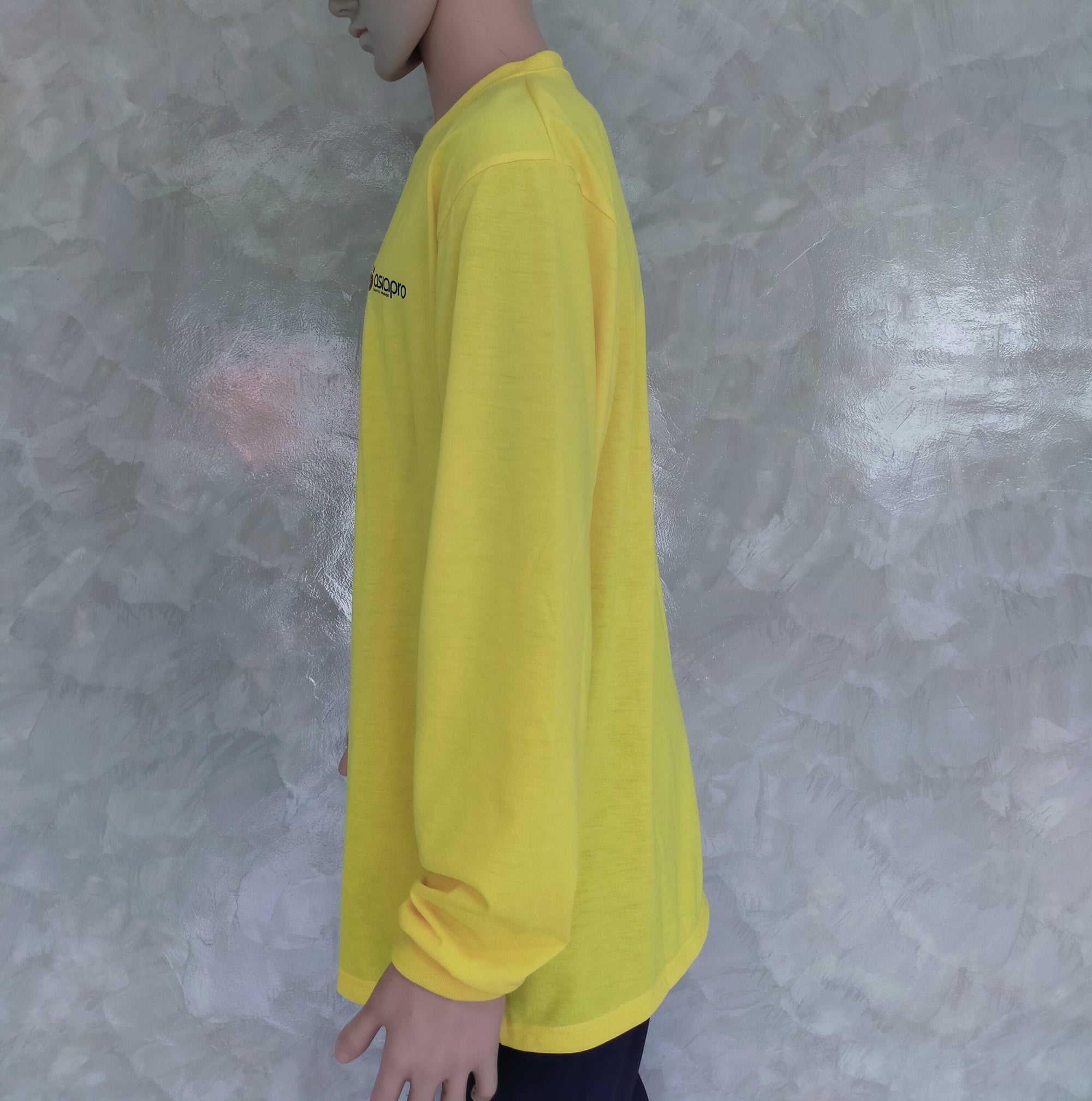 sweatshirt yellow